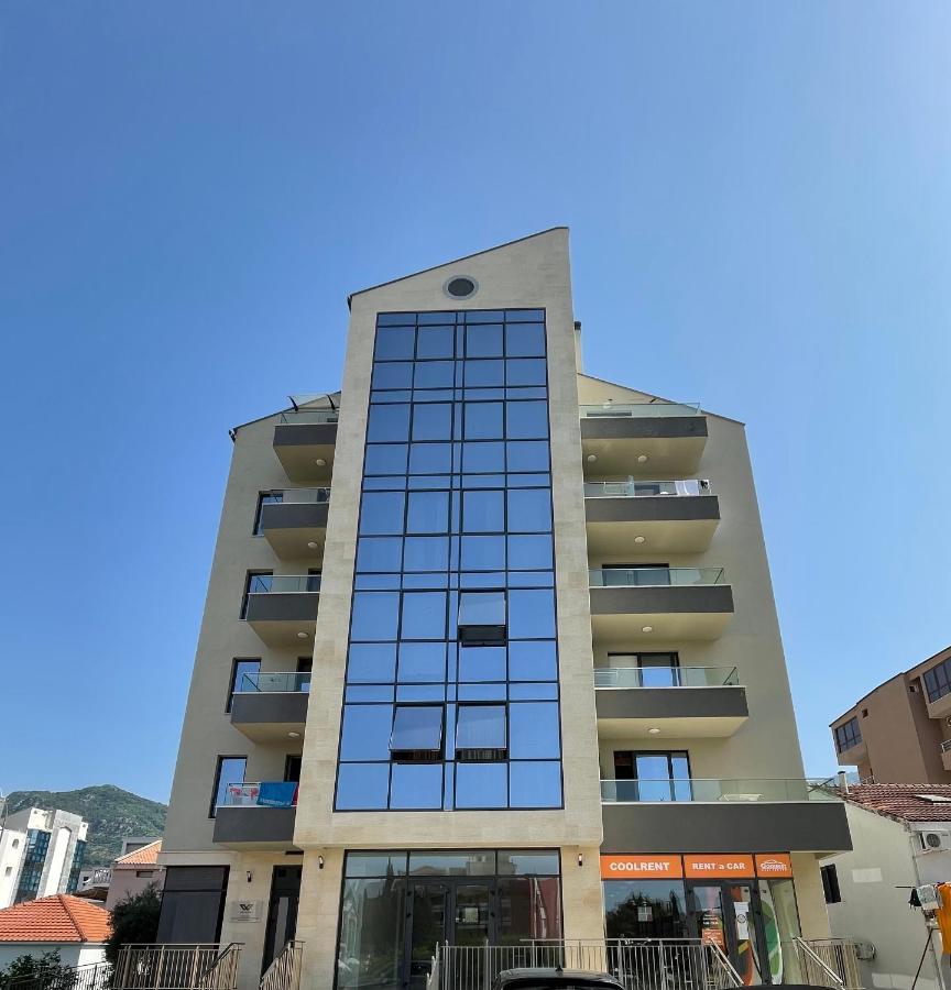 Dora Family Apartment