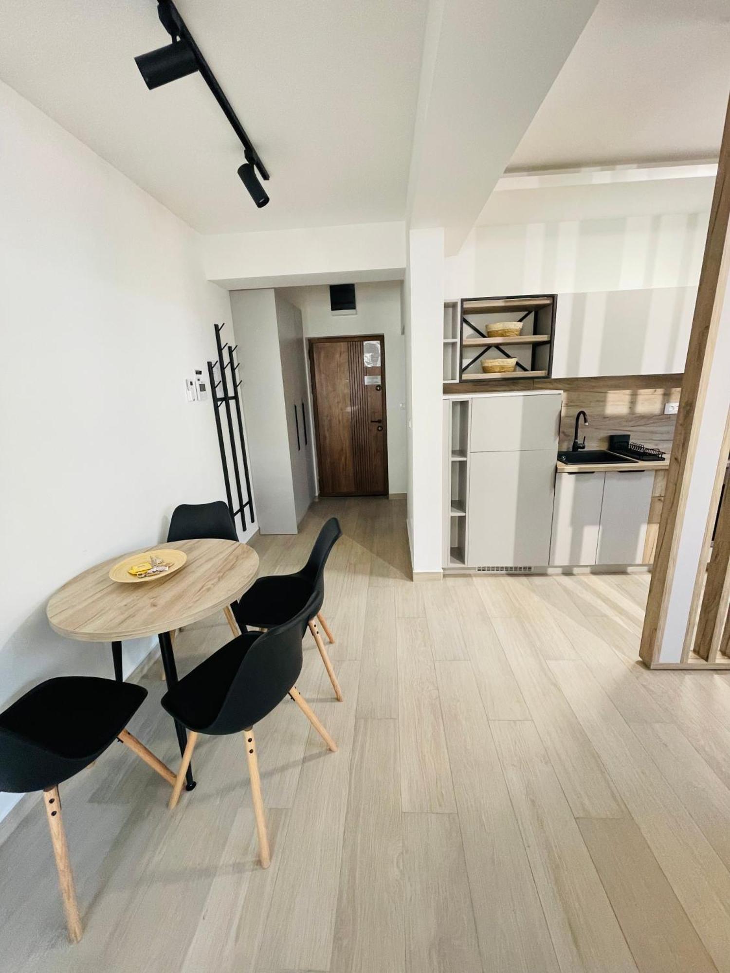 Dora Family Apartment